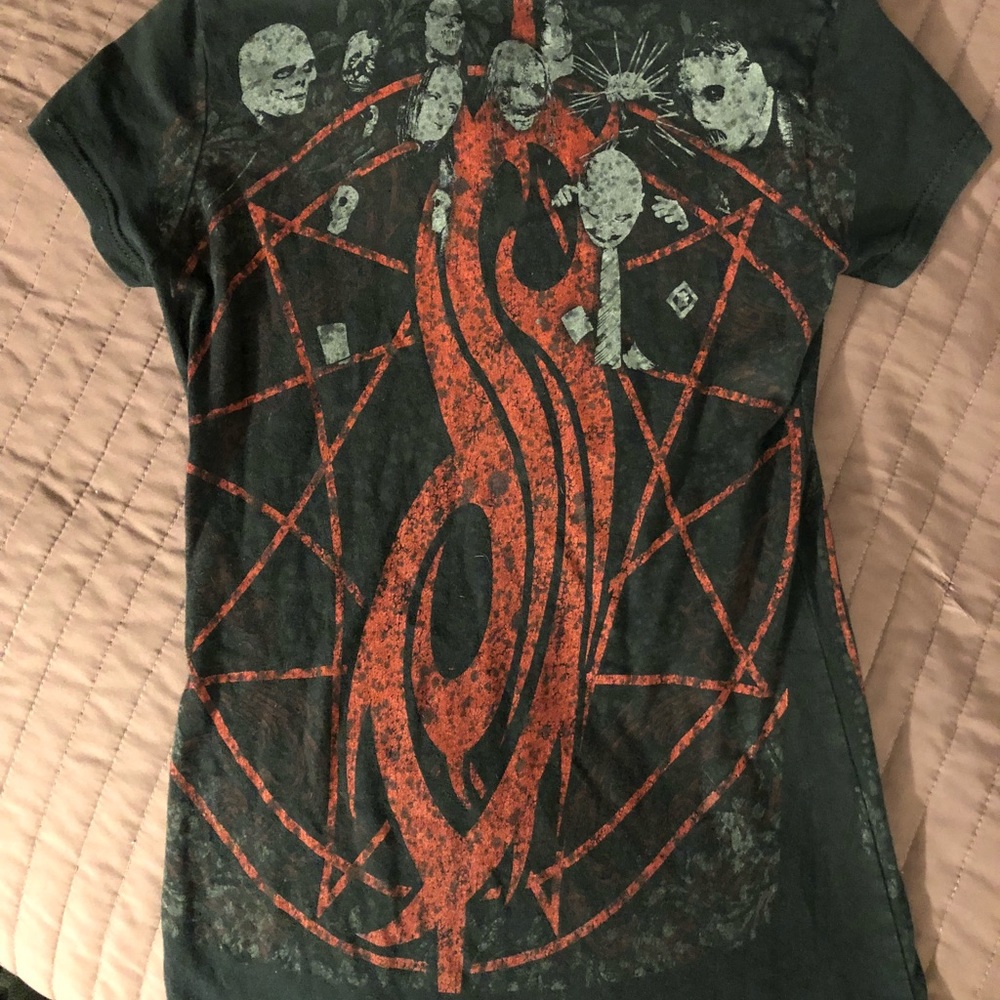 Fitted women’s Slipknot tee, smal